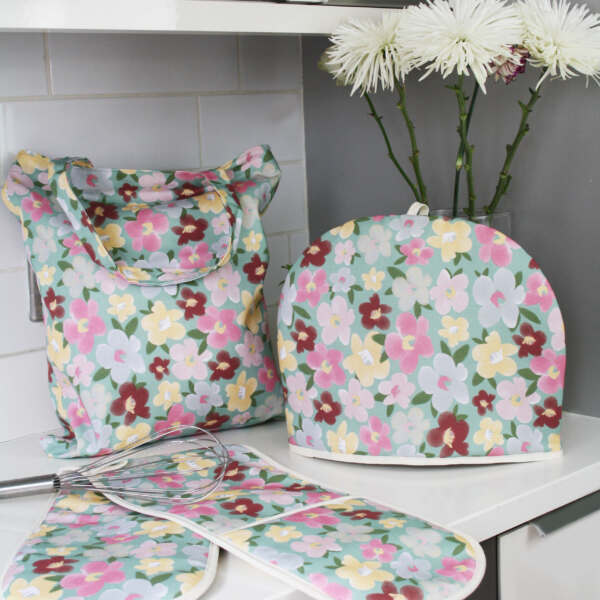 Samuel Lamont & Sons All In Blooms Tea Cosy