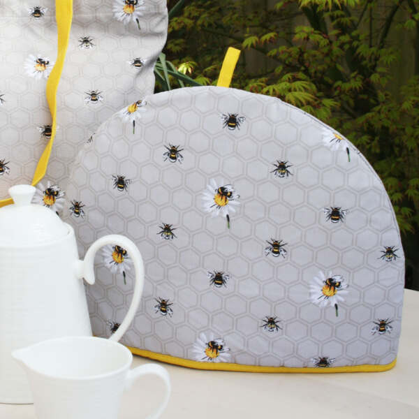 samuel lamont & sons Bee Happy Tea Cosy