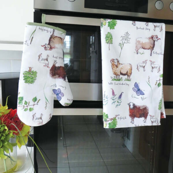 Samuel Lamont & Sons Out In The Fields Tea Towel