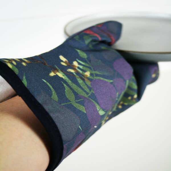 Samuel Lamont & Sons Wild Florals Gauntlet Navy