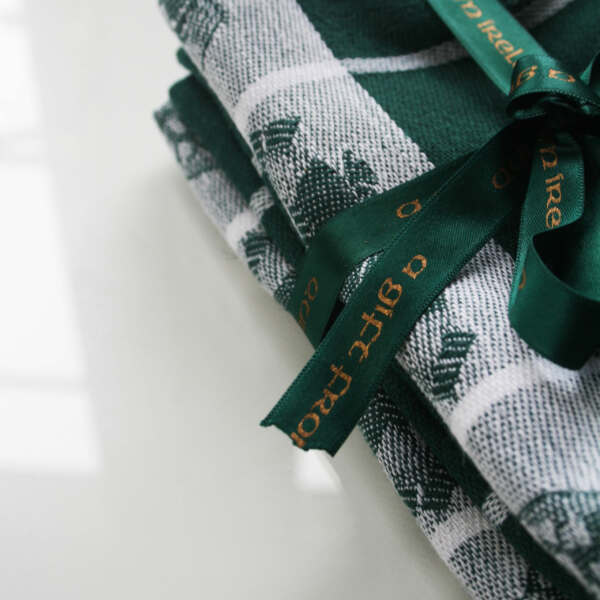 Samuel Lamont & Sons Treasures Of Ireland Tea Towel Green