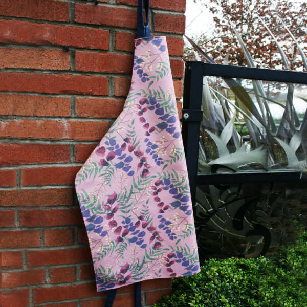 Samuel Lamont & Sons Wild Florals Cotton Apron Soft Blush