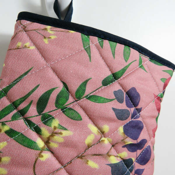 Samuel Lamont & Sons Wild Florals Gauntlet Soft Blush