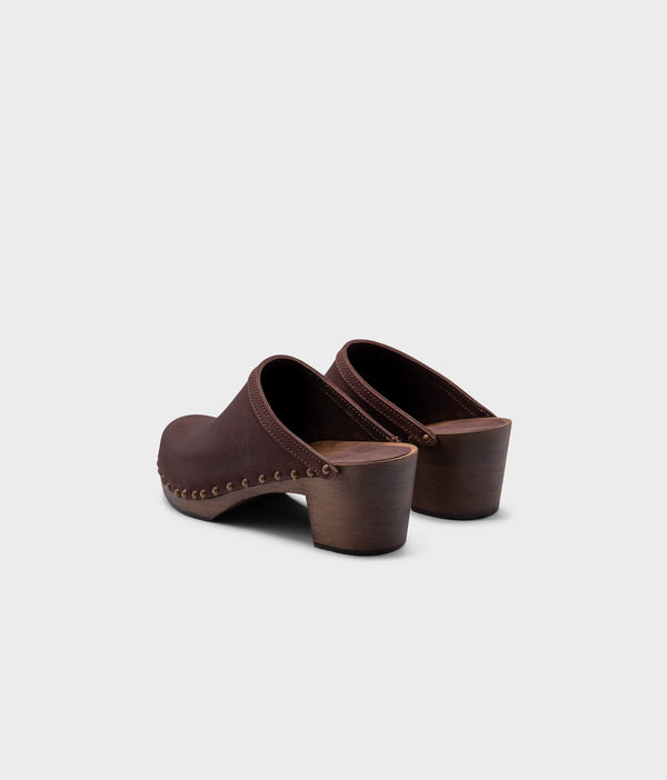 Sandgrens Rome Studded Clog Mule Fudge