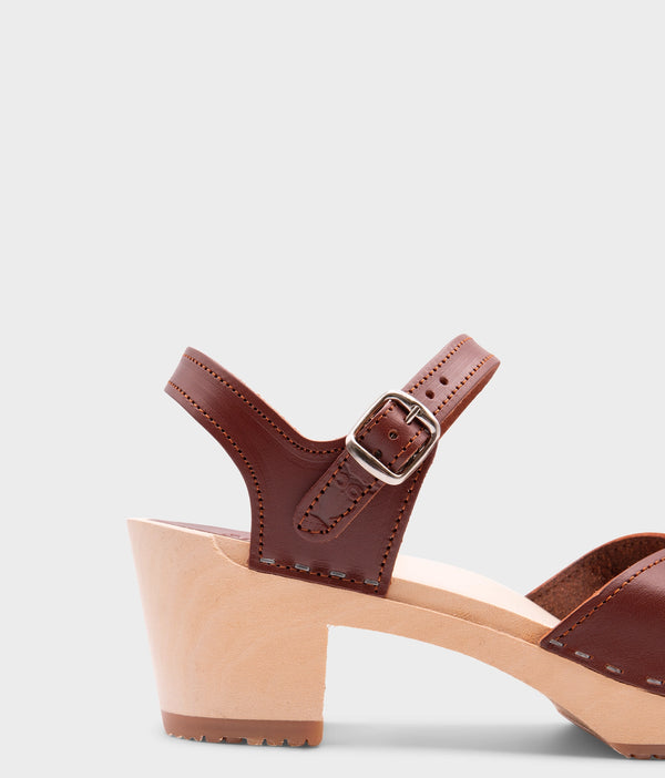 Sandgrens Victoria Classic Clog Sandal Cognac