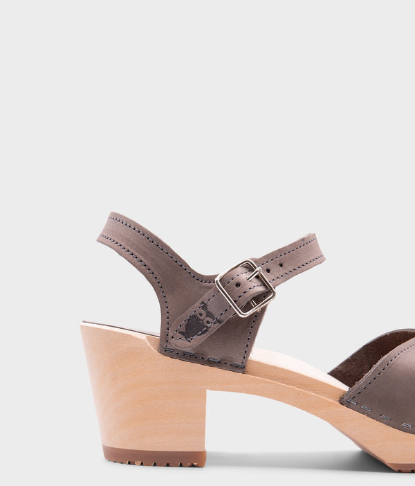 Sandgrens Victoria Classic Clog Sandal Stone