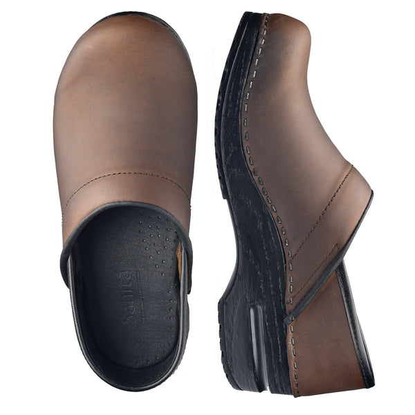 Sanita Pro. Oiled Leather Men's Clog In Antique Brown