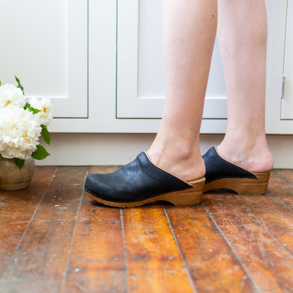 Sanita Ellis Women's Clog In Black