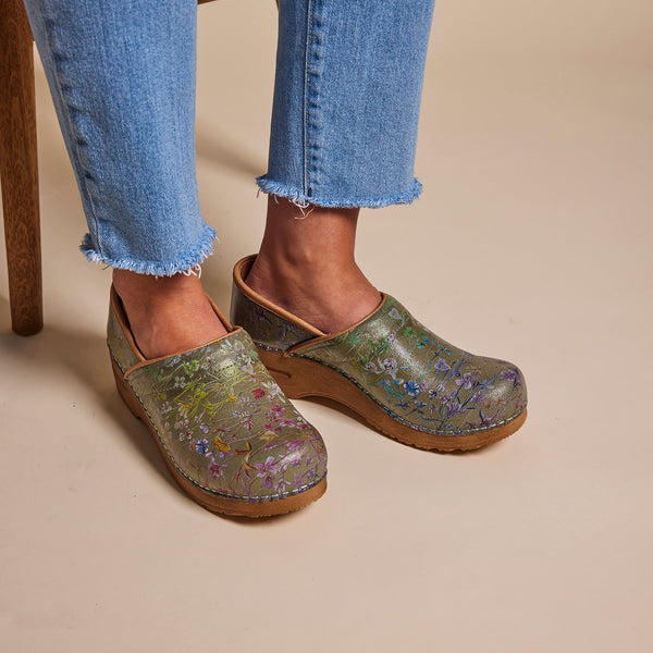 Sanita Fuchsia Women's Clog In Sage