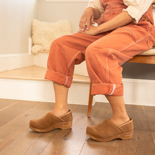 Sanita Hinsdale Women's Vegan Clog In Cognac