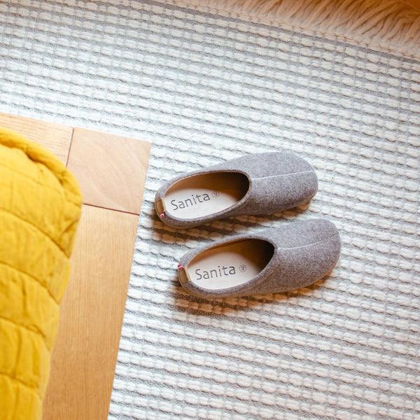 Sanita Lodge Slide Unisex Slipper In Stone
