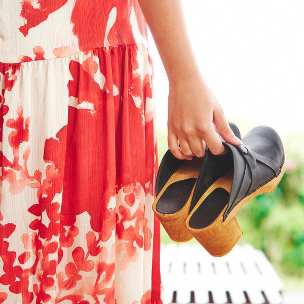 Sanita Manuella Women's Wood Mule In Black