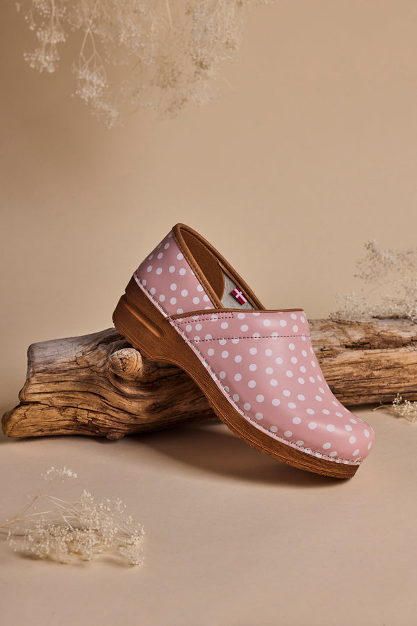 Sanita Roxbury Women's Clog In Rose