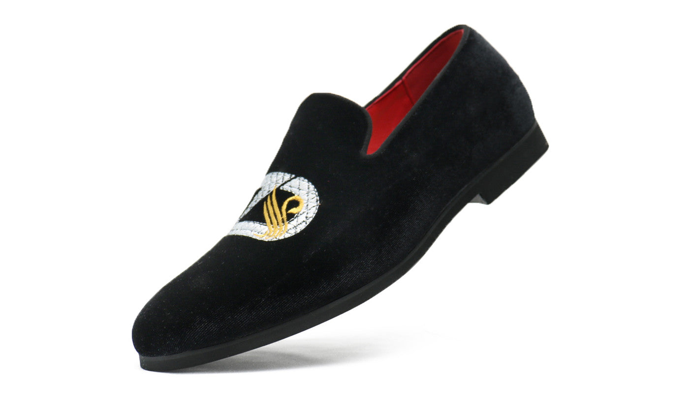 santimon Men's Velvet Swan Applique Loafers