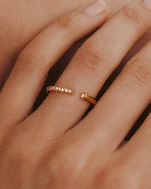 Sarah & Sebastian Aria Diamond Wedding Band