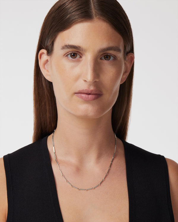 Sarah & Sebastian Bar Chain