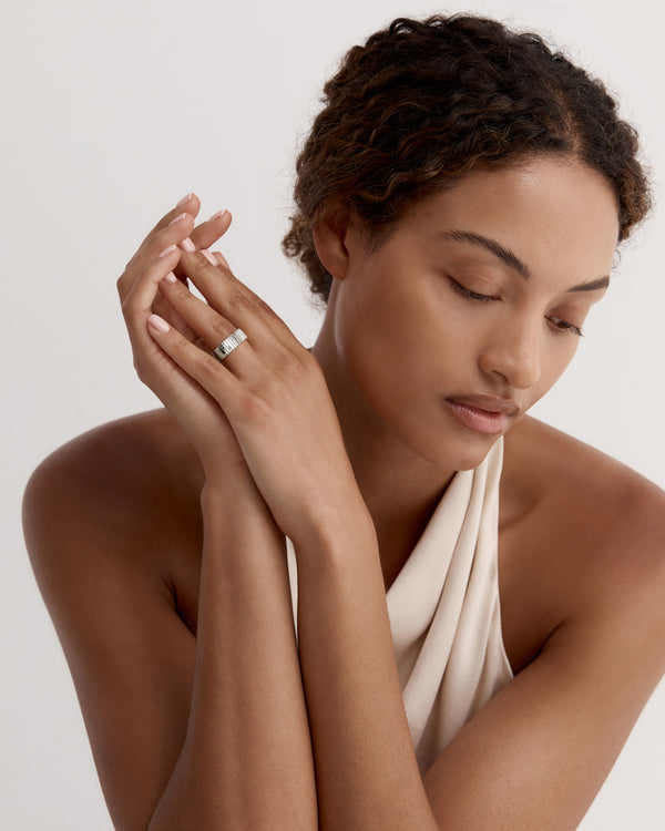 Sarah & Sebastian Bold Scale Ring