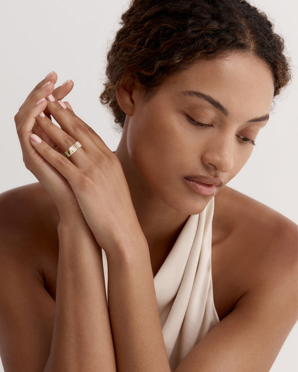 Sarah & Sebastian Bold Scale Ring