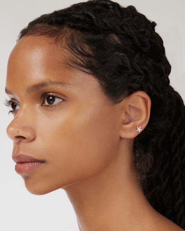 sarah & sebastian Daisy Cartilage Earring