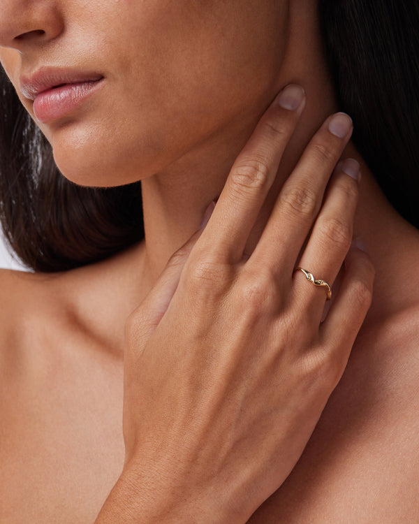 Sarah & Sebastian Fine Kelp Ring