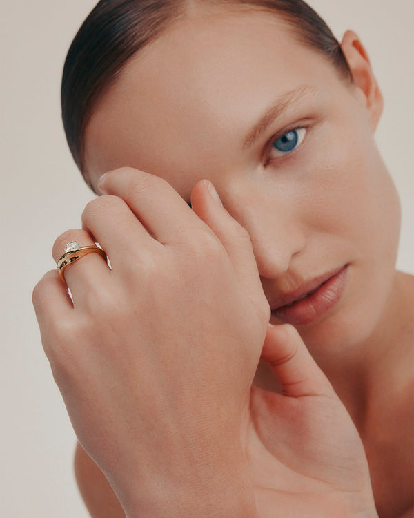 Sarah & Sebastian Marine Round Engagement Ring