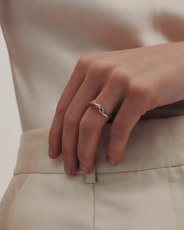 sarah & sebastian Marine Wedding Band I