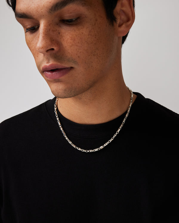 Sarah & Sebastian Pearl Piston Chain