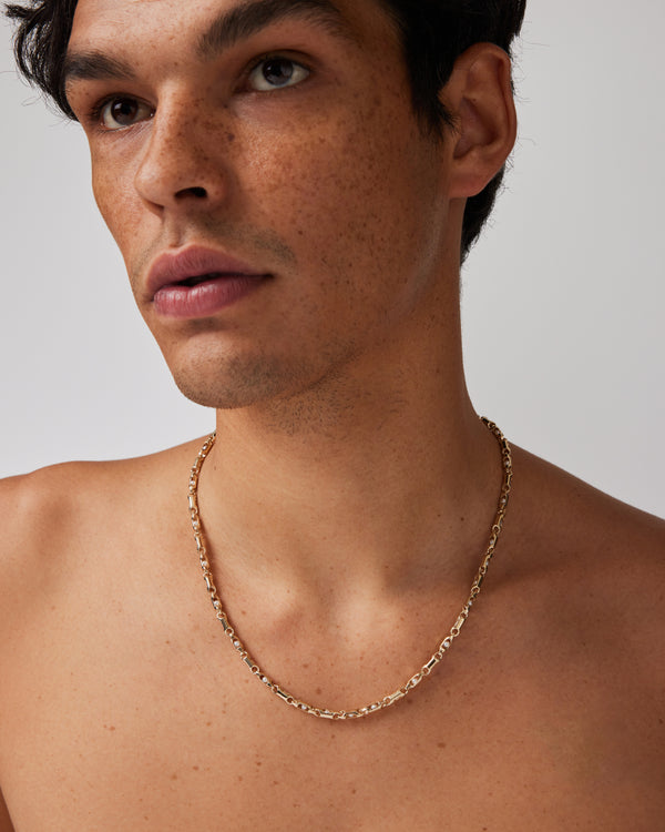 Sarah & Sebastian Pearl Piston Chain