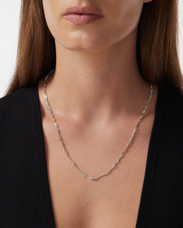 sarah & sebastian Piston Chain