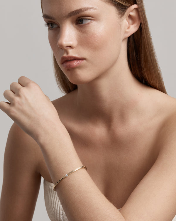 sarah & sebastian Round Suspense Bangle