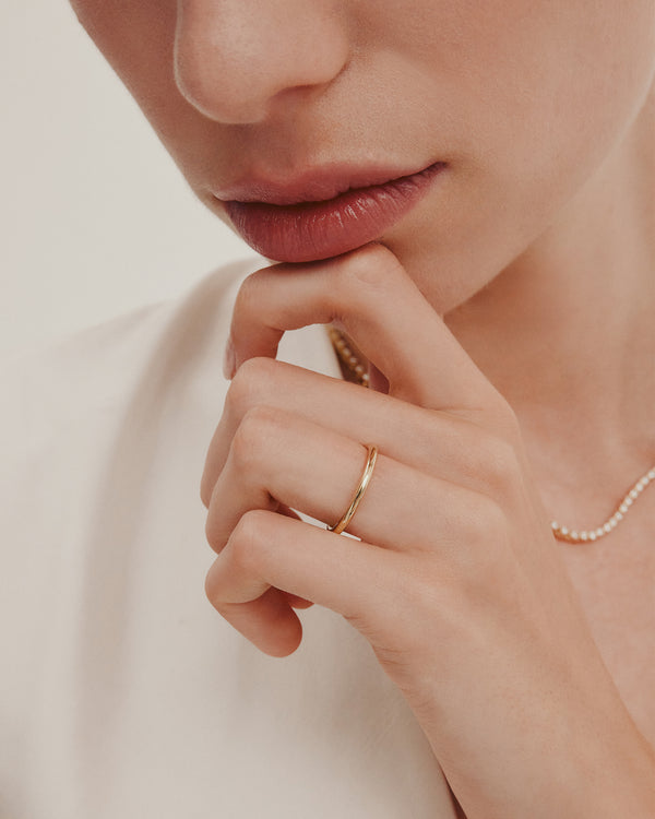 sarah & sebastian Round Wedding Band