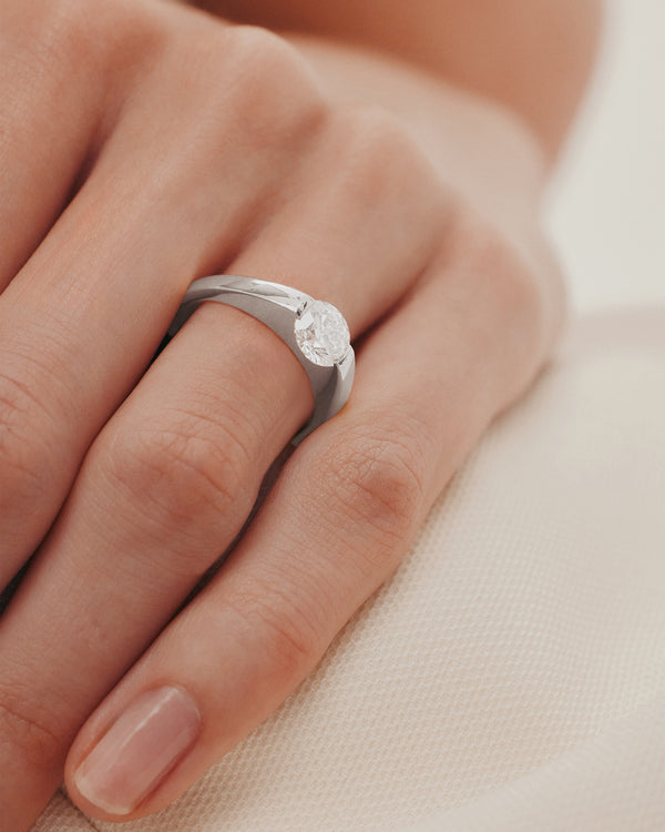 Sarah & Sebastian Suspense Round Ring