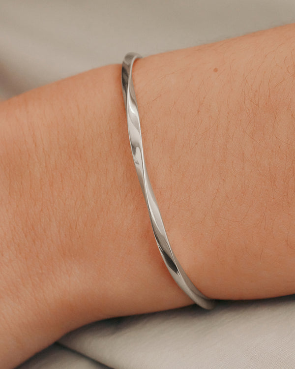 Sarah & Sebastian Twisted Pipi Bangle