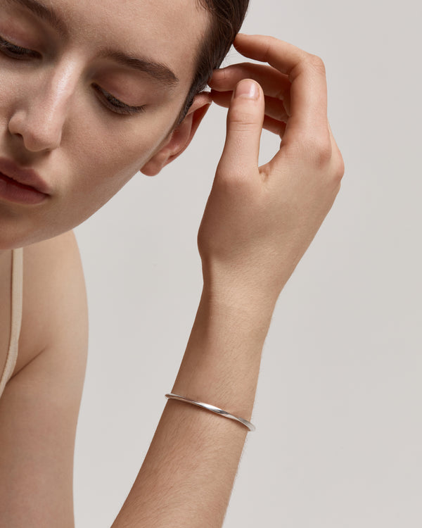 Sarah & Sebastian Twisted Pipi Bangle