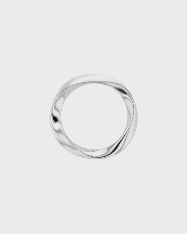 Sarah & Sebastian Twisted Pipi Ring