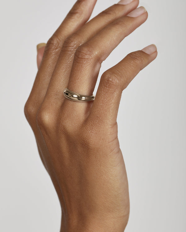 Sarah & Sebastian Volume Ring