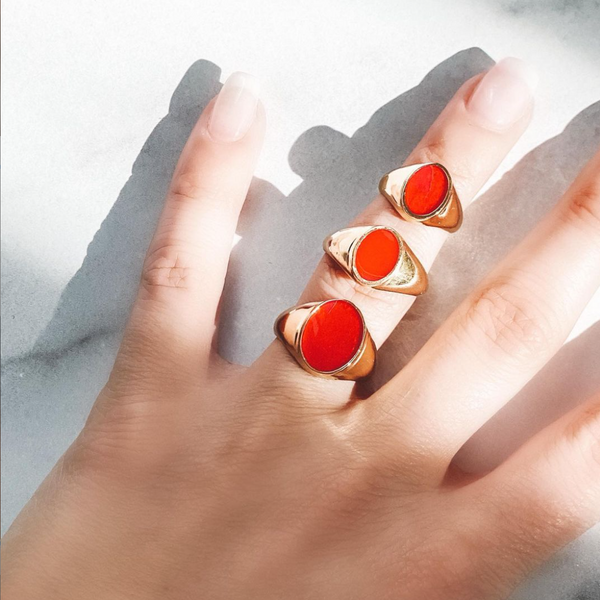 Sarah Chole IVY ENAMEL PINKY SIGNET RING-RED