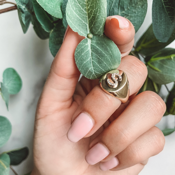Sarah Chole KARI DIAMOND INITIAL OVAL SIGNET RING