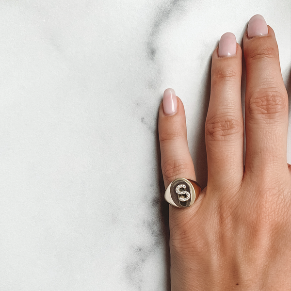 Sarah Chole KARI DIAMOND INITIAL OVAL SIGNET RING