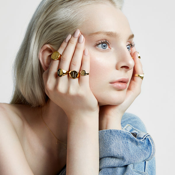 Sarah Chole LANA OVAL SIGNET RING