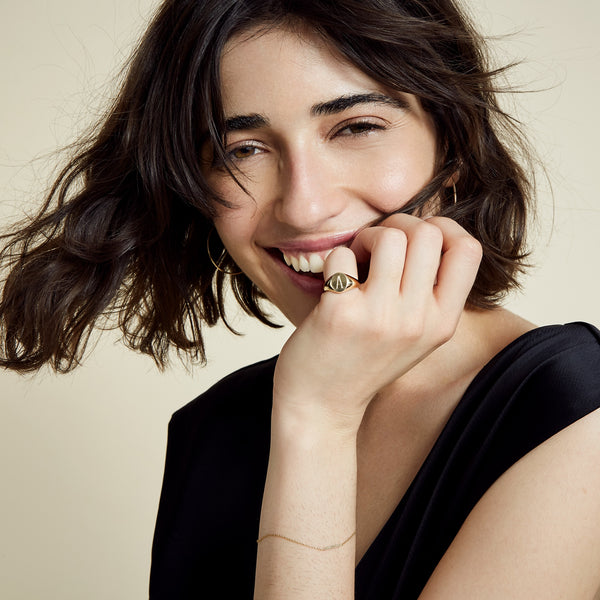 Sarah Chole LANA PETITE SIGNET RING