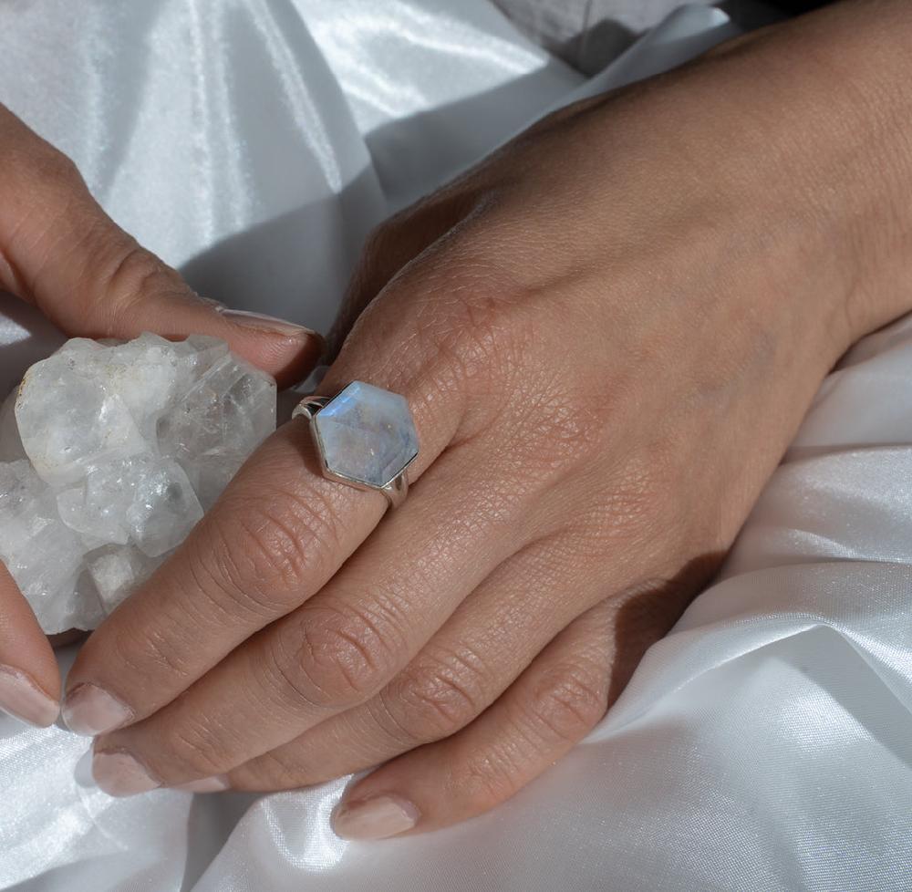 saraswati designs Honeybee Ring - Moonstone & Silver