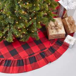 saro lifestyle 9025R Buffalo Plaid Ruffled Tree Skirt