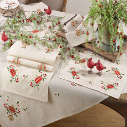 Saro Lifestyle 007 Embroidered Ornament Runner