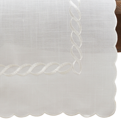 Saro Lifestyle 1064 Braided Embroidery Runner