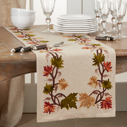 Saro Lifestyle 1067 Embroidered Fall Leaf Runner