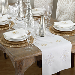 Saro Lifestyle 116 Snowflake Design Runner