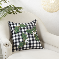 Saro Lifestyle 1437 Buffalo Plaid Holly Pillow