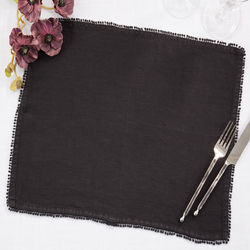 Saro Lifestyle 15062 Pom Pom Design Placemat