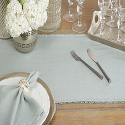 Saro Lifestyle 15062 Pompom Design Runner